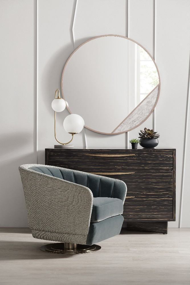 Photo Concentric's rotating chair