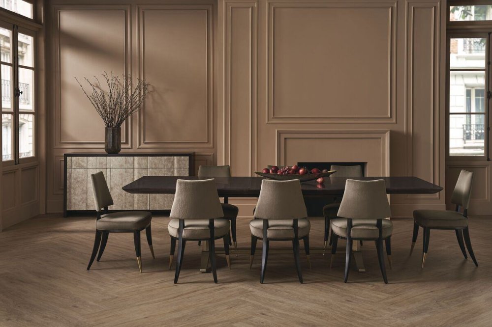 Photo D'Orsay's sliding dining table