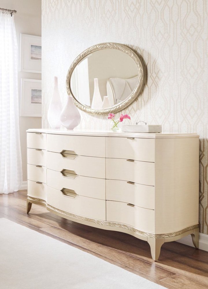 Photo Adela's dresser