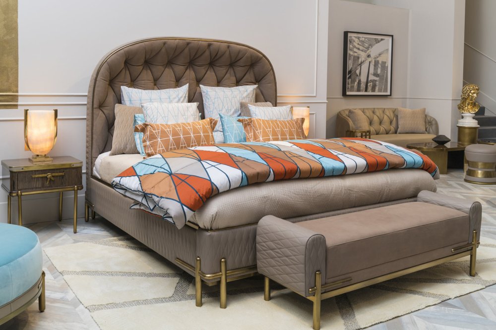 Photo Iconic Upholstered (US King Size)