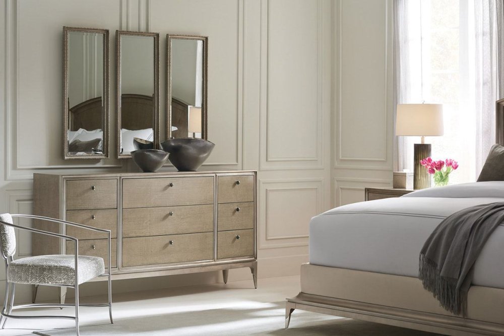 Photo The dresser Made to Shine