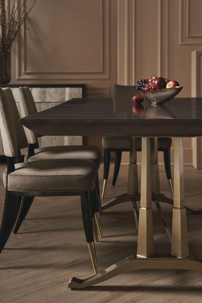 Photo D'Orsay's sliding dining table