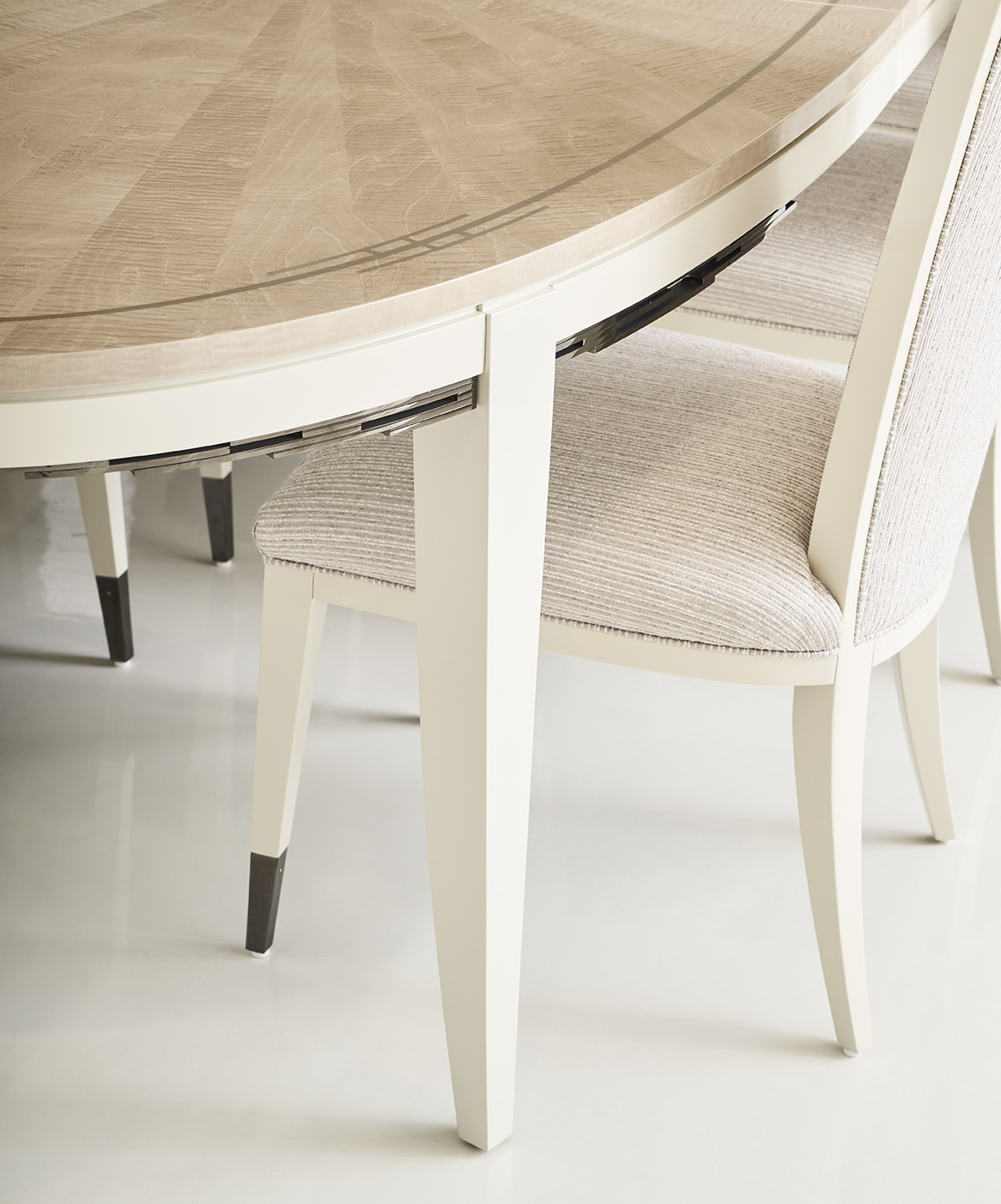 Photo Coronet sliding dining table