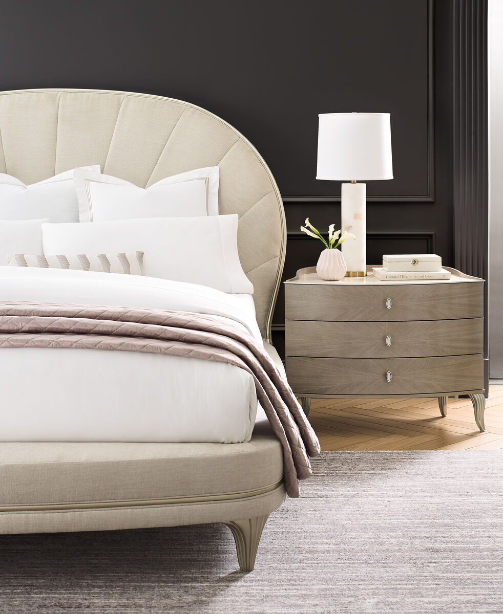 Photo The Lillian Bed (Cal King Size)