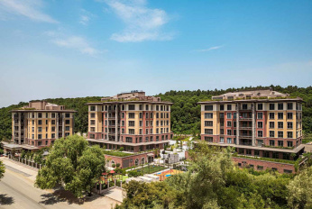 Boutique complex with design architecture