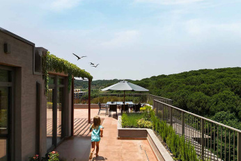 Boutique complex with design architecture