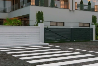 LUXOM VILLA