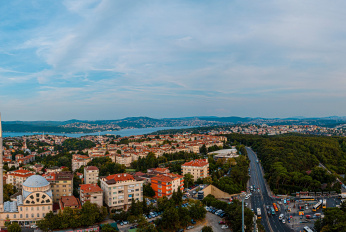 Luxury apartments on the shore of the Bosphorus