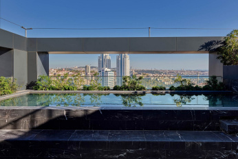 Luxury class residences with hotel service