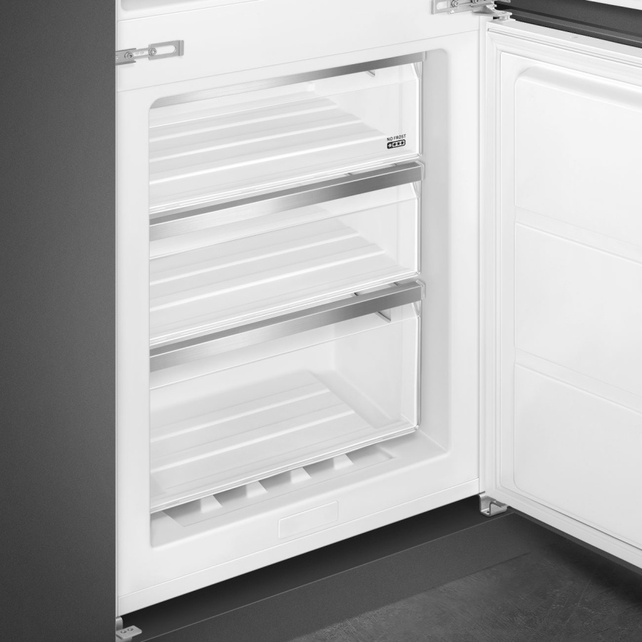Photo Refrigerator Smeg C9174TN5D