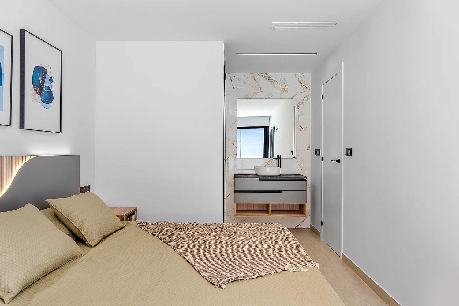 Apartment in a new building Modern apartments in Guardamar del Segura with a communal pool