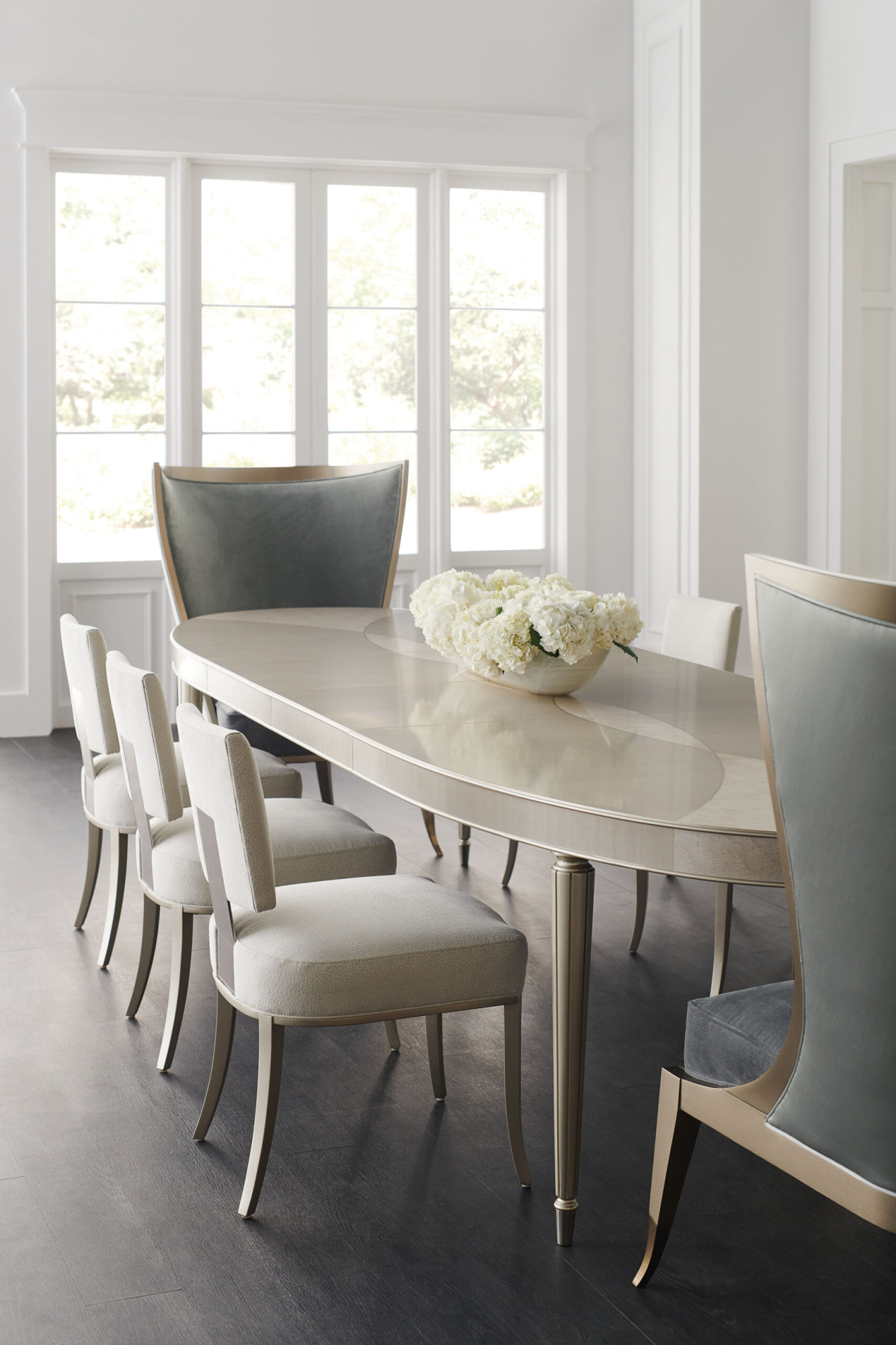 Photo Sliding dining table The Source
