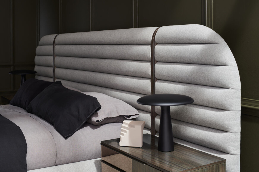 Photo A set of two panels for the La Moda bed