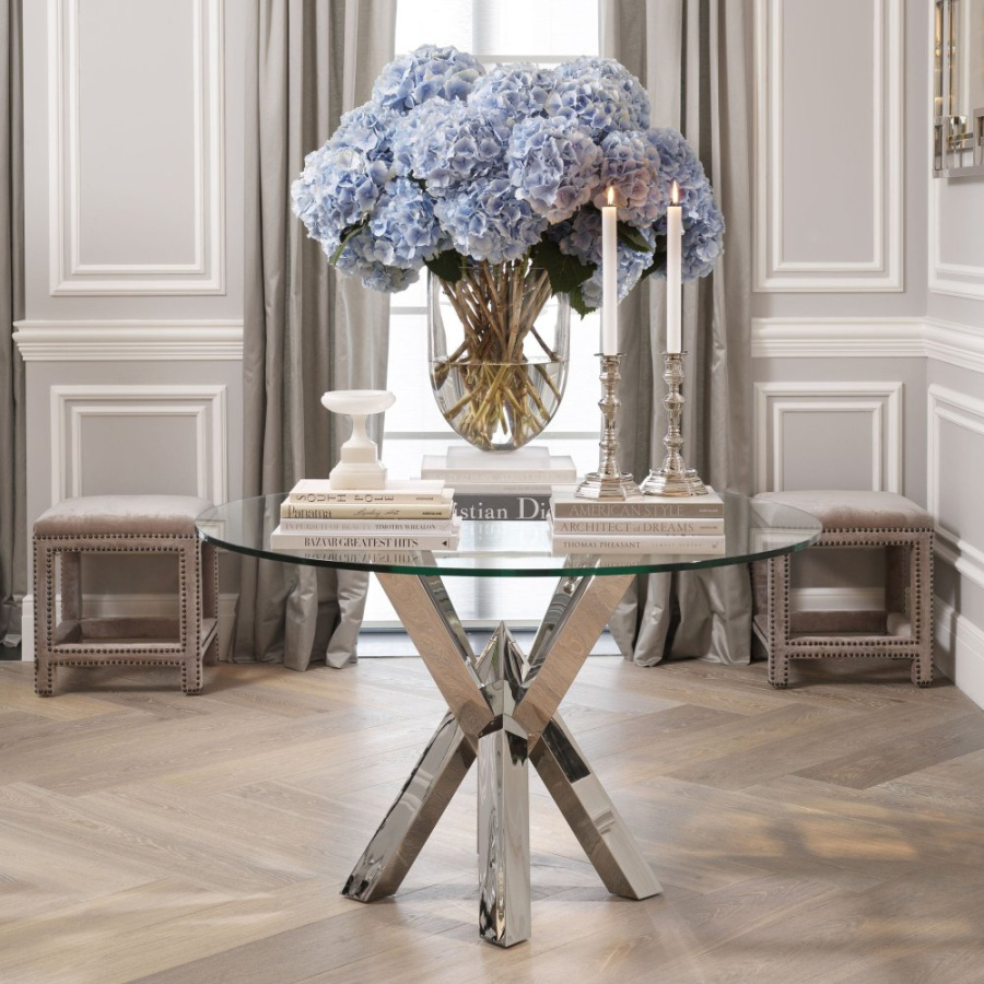 Photo Triumph dining table