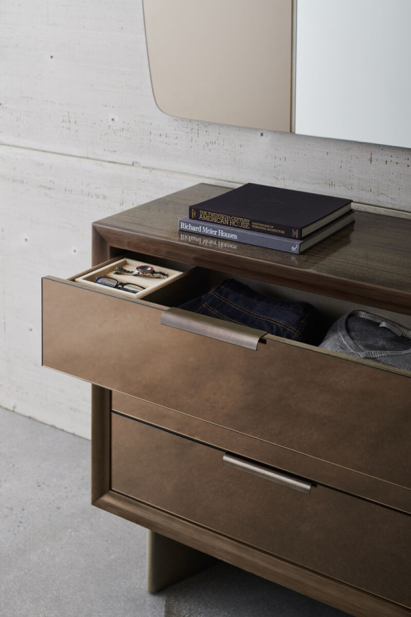 Photo La Moda dresser