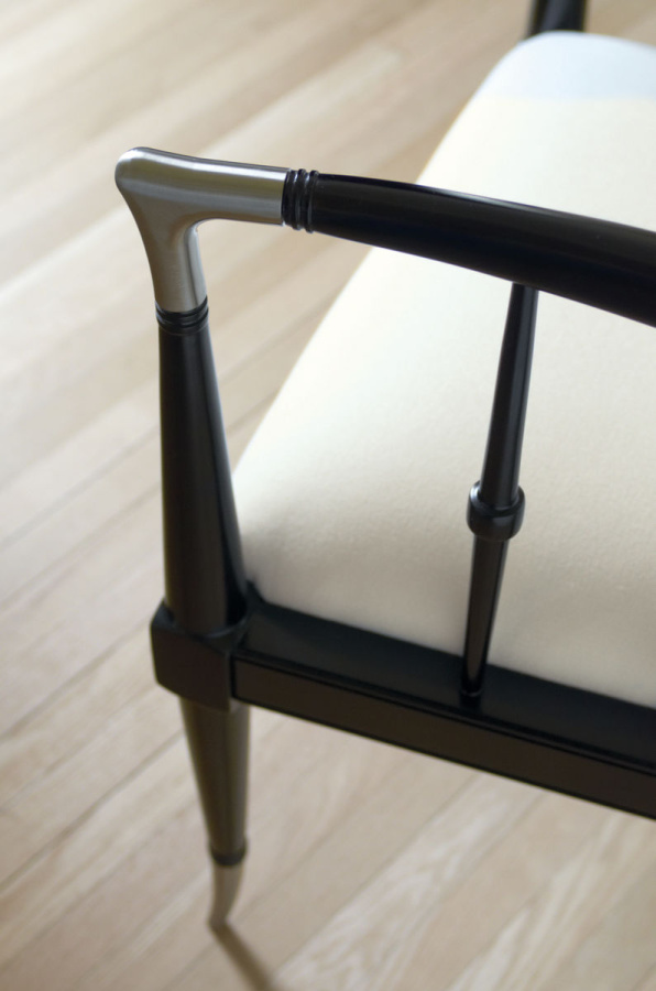 Photo Black Beauty chair (white)