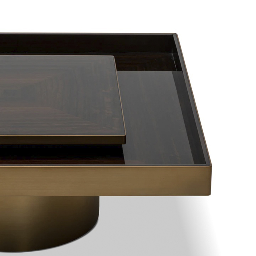 Photo Nero's coffee table