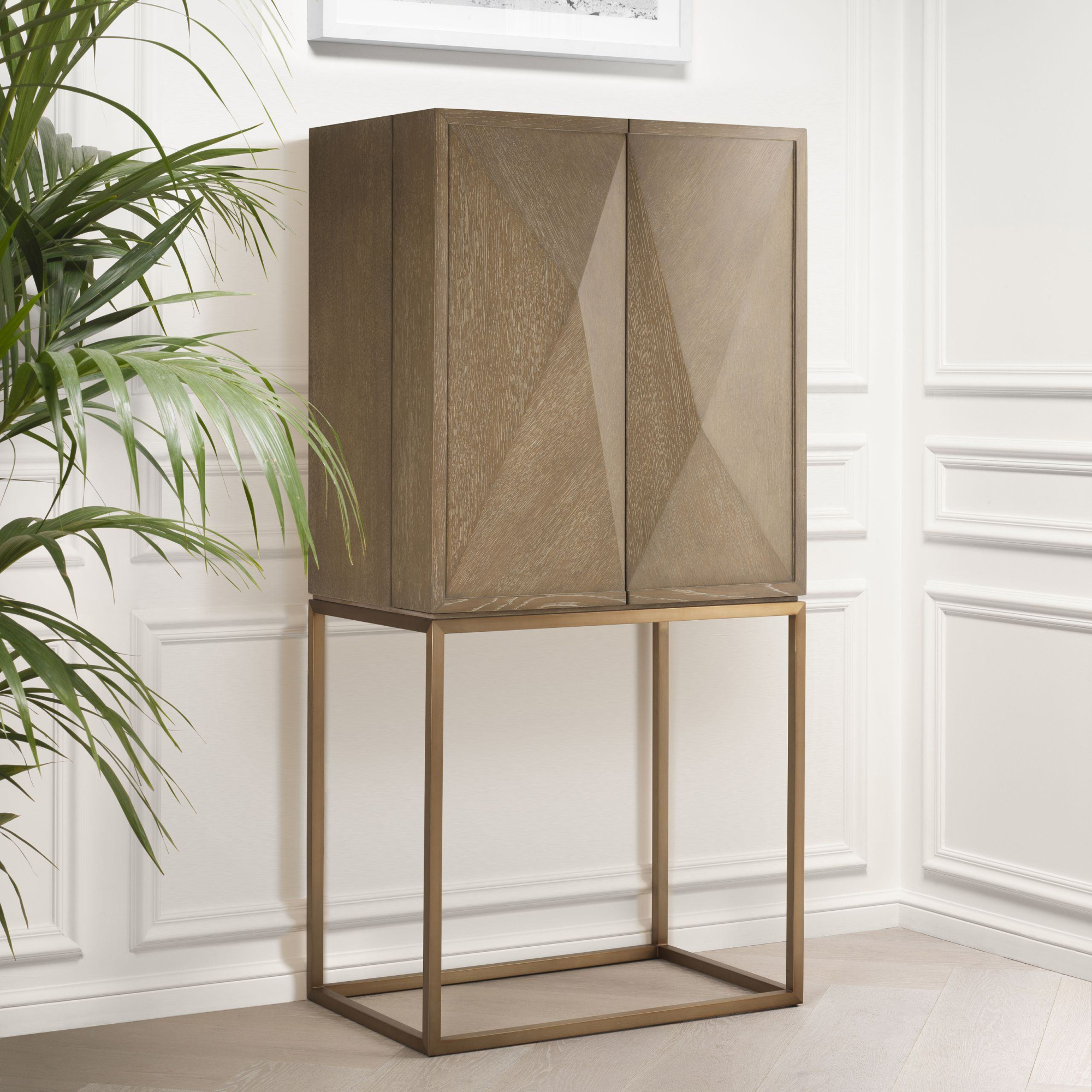 Photo Highland bar cabinet