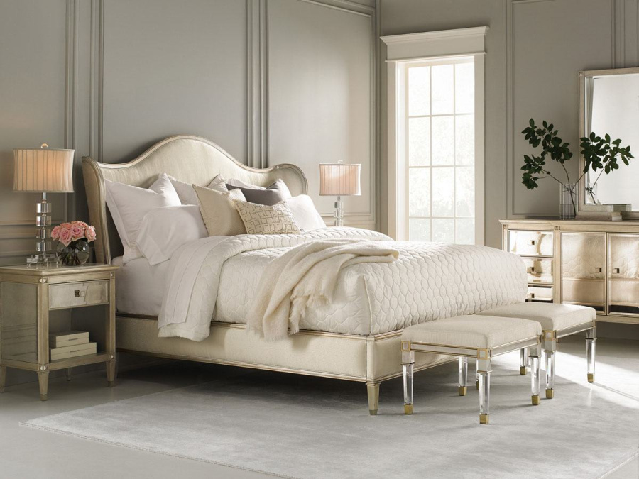 Photo Silver and Gold Bench