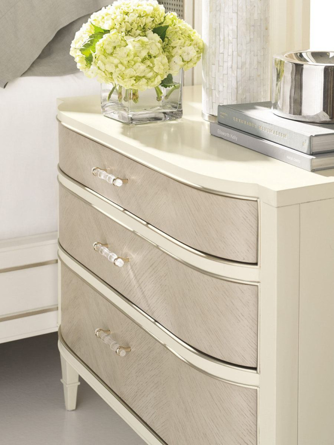 Photo The bedside table of Dress Code