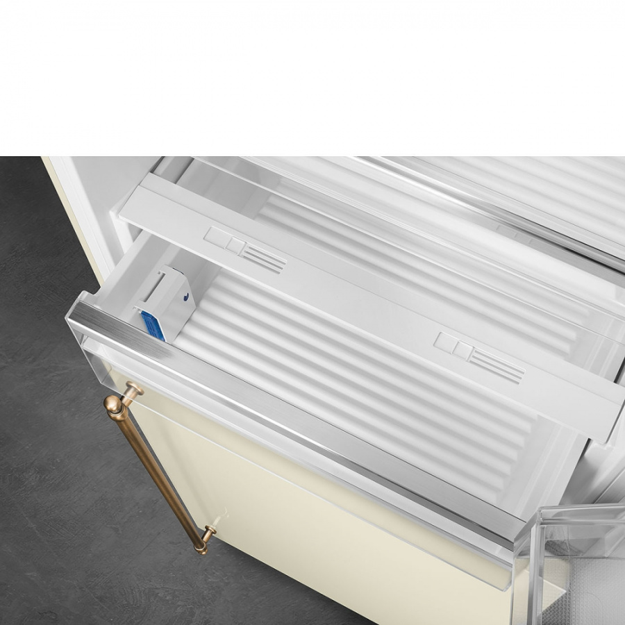 Photo Smeg FA8005LPO5 refrigerator