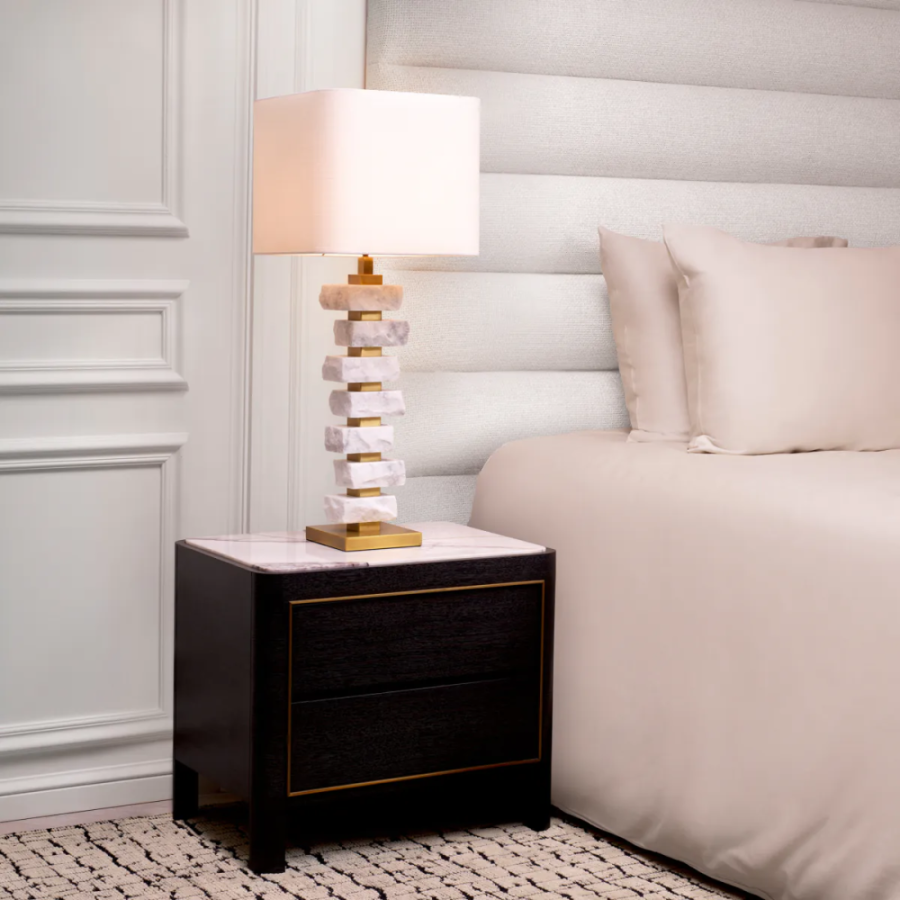 Photo Corazon's bedside table