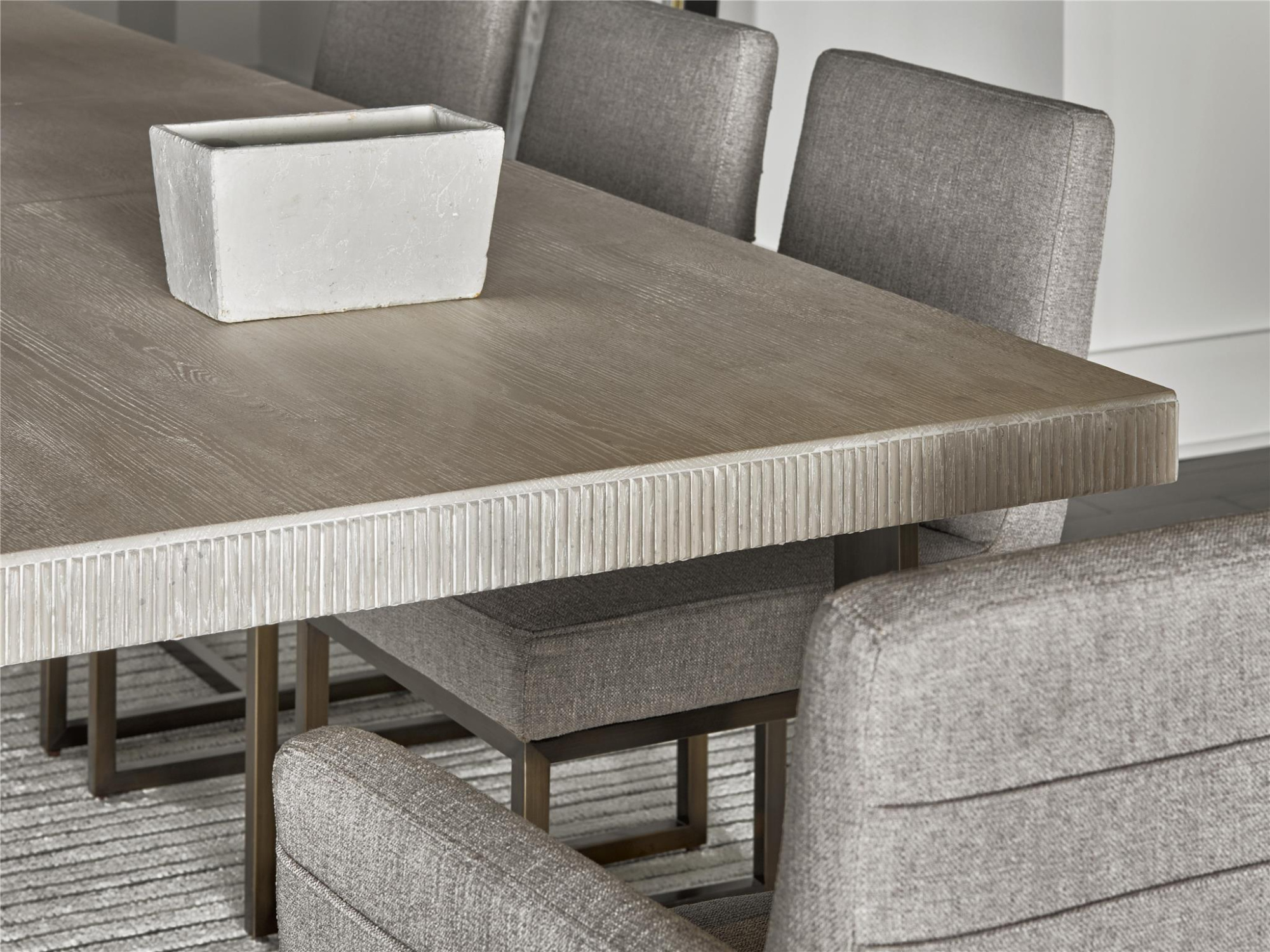 Photo Robards dining table
