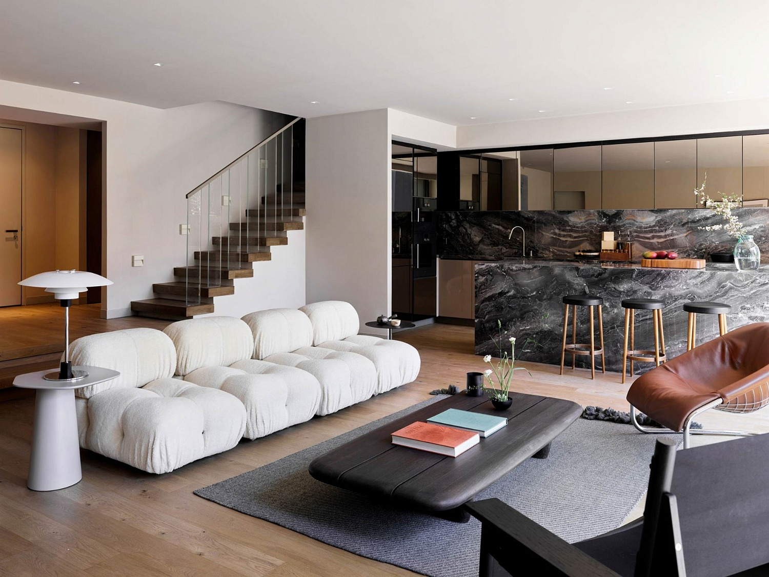 Luxury class residences with hotel service