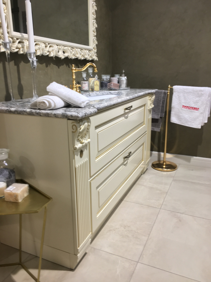 Photo Bathroom furnishings Scavolini Baltimora RAL1013 ORO