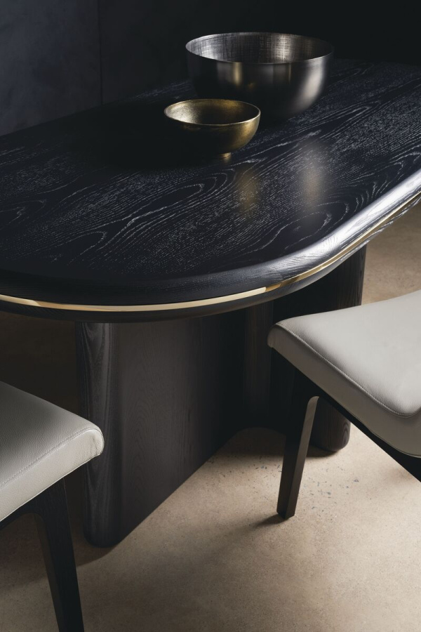 Photo Monty's dining table