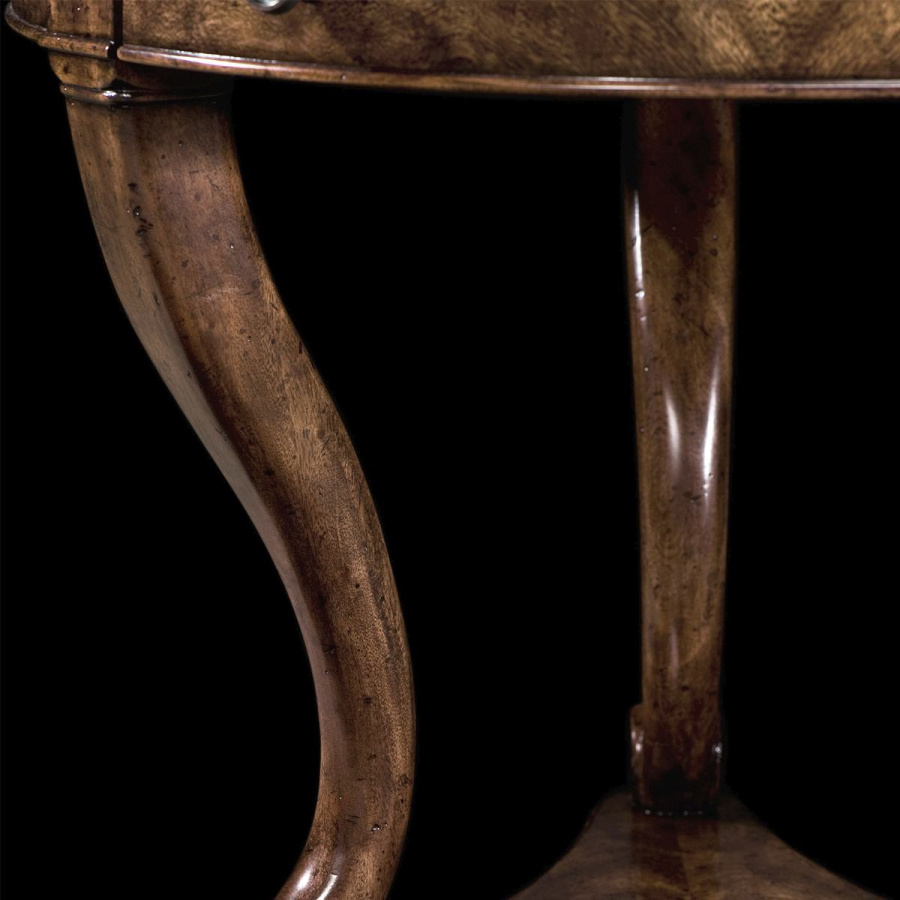 Photo Occasionally Italian side table