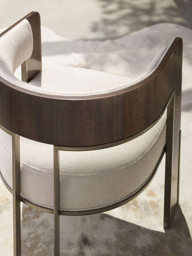 Photo Streamliner chair (light cream)