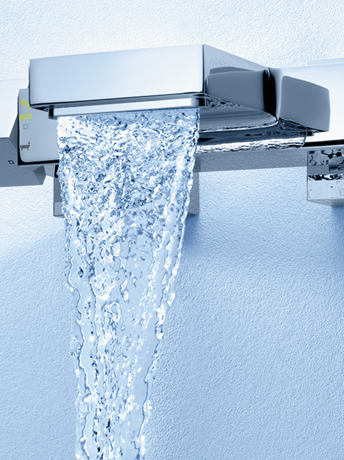 Photo Bath thermostat and shower with Grohe Grohtherm Cube 34502000