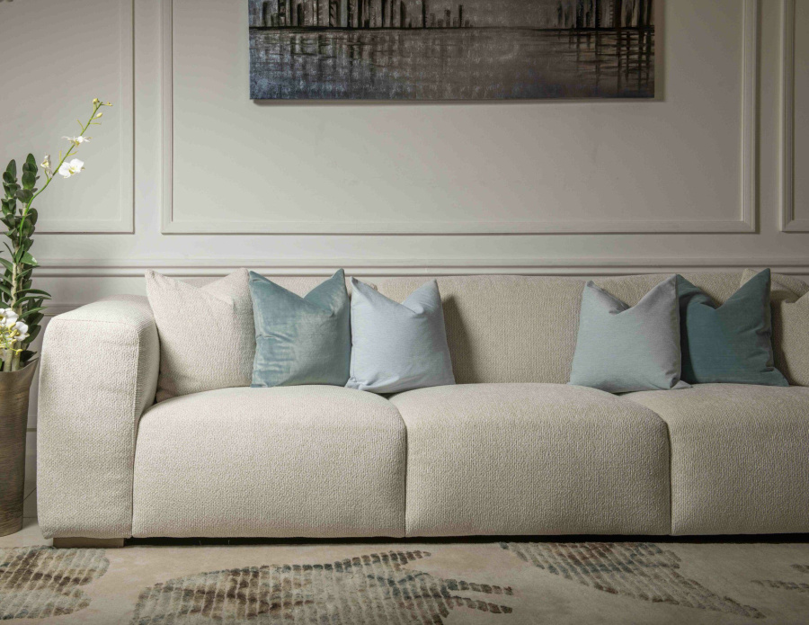 Photo Comfy couch