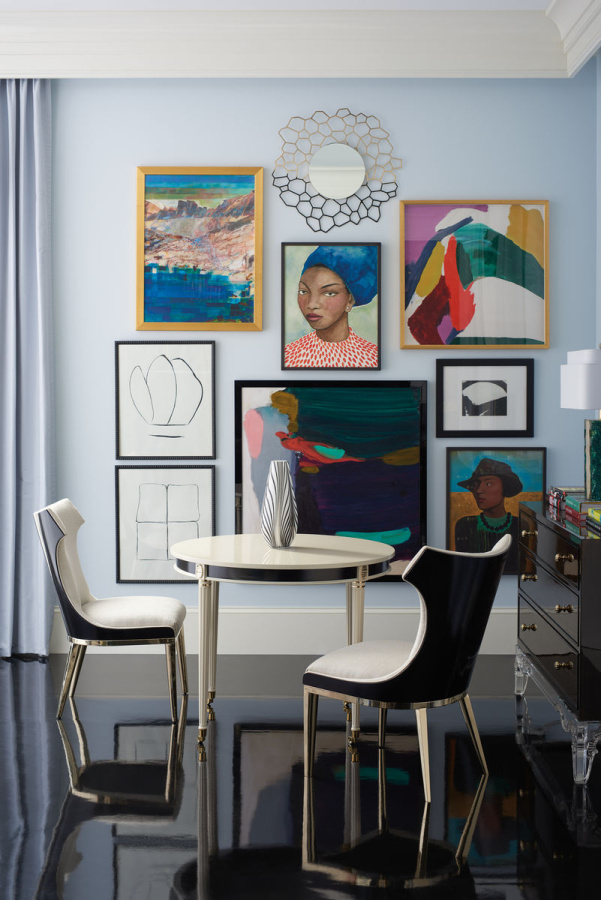 Photo The Urbane's dining chair