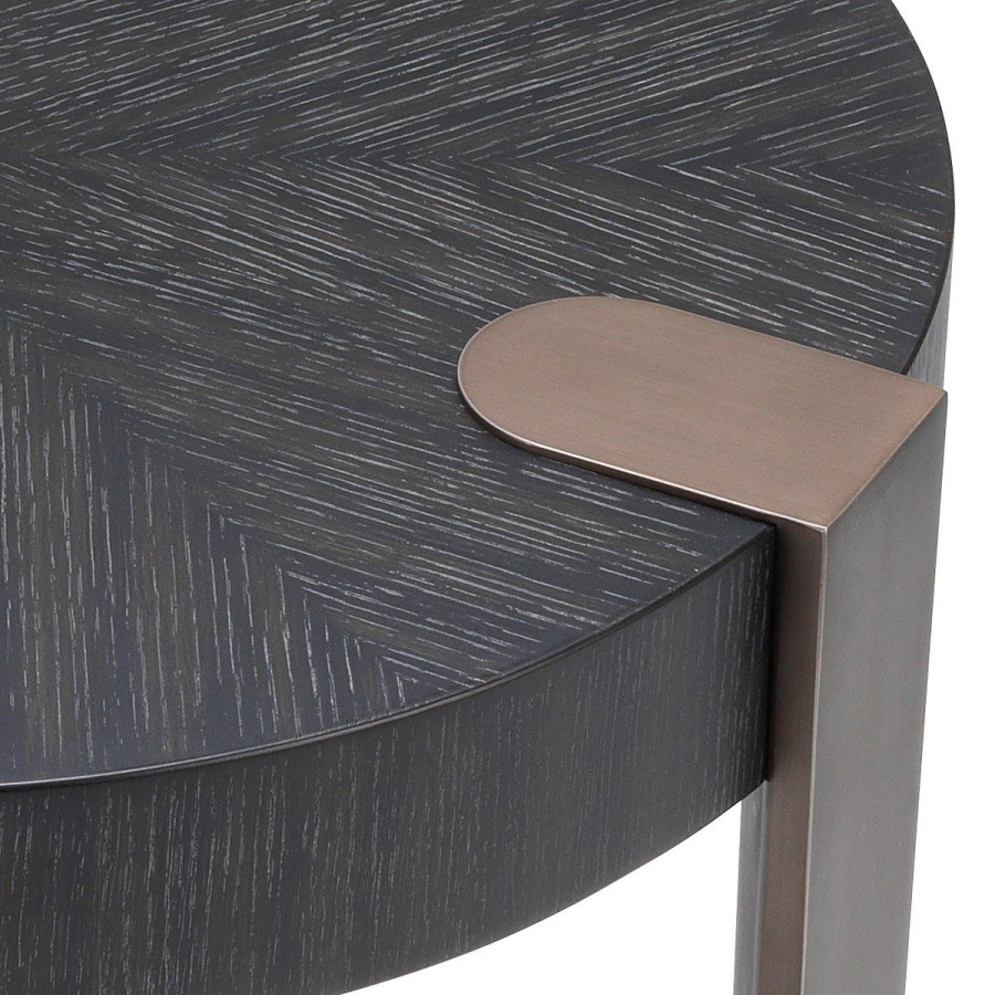 Photo Oxnard's side table