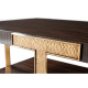 Photo Tau magazine desk