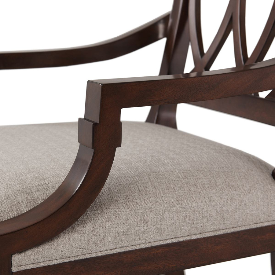 Photo Lady Emily's Invitation Chair (with armrests)