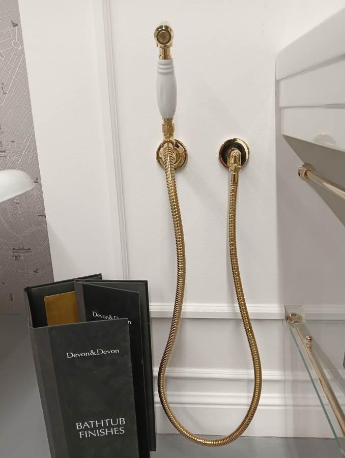 Photo Hygienic shower Devon & Devon MARK17 with holder and hose