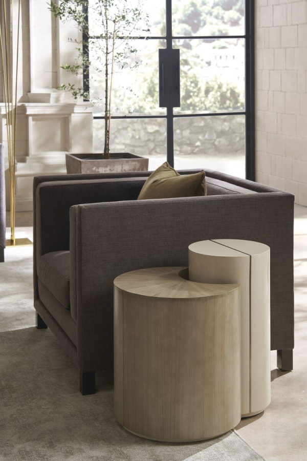 Photo Tuxedo chair