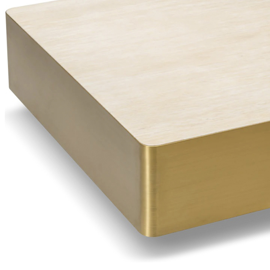 Photo Saige's coffee table