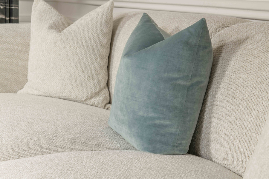 Photo Comfy couch