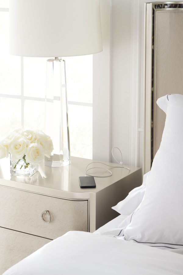 Photo The perfect match bedside table