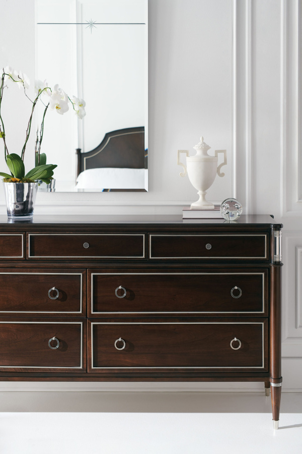 Photo Private Suite dresser