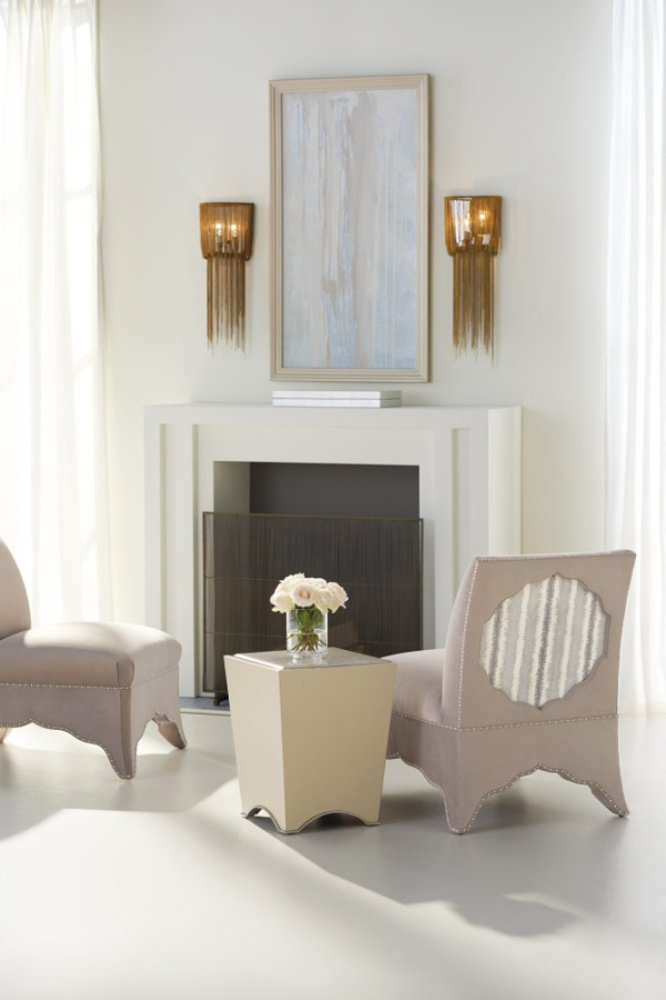 Photo Lady Slipper chair