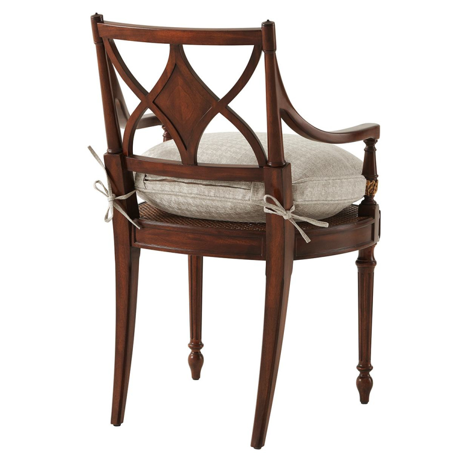 Photo Sheratons Dainty Chair