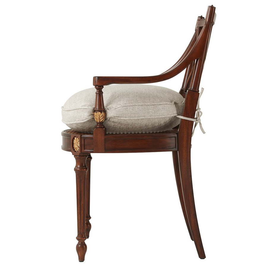 Photo Sheratons Dainty Chair