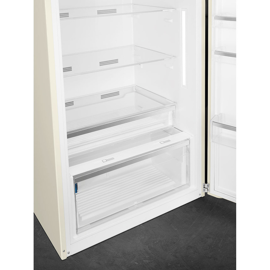 Photo Smeg FAB50RCR5 refrigerator