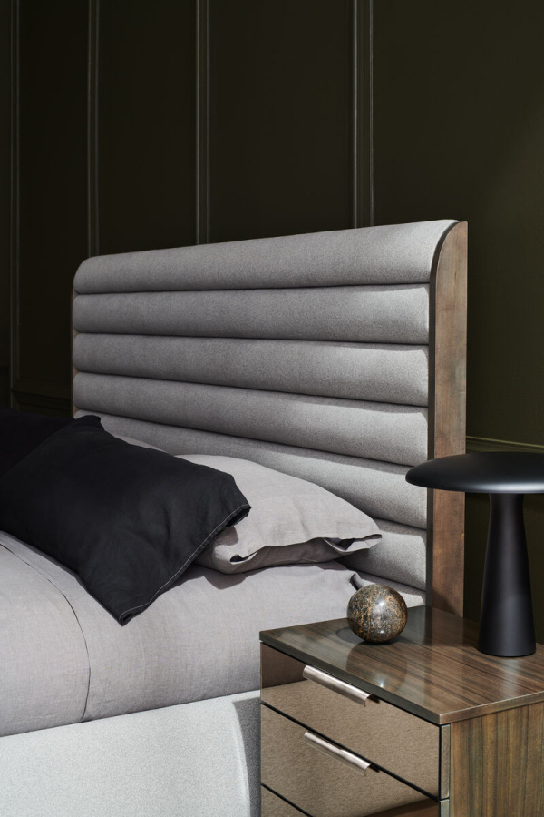 Photo La Moda Bed (Queen Size)