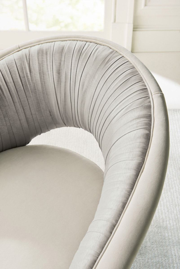 Photo A Com-Pleat Chair Turn Around